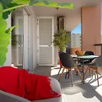Appartement Mcrame Design Sea View, Beachfront, Swimming Pool, 2bdr, 2bar, 6 Pax, Da Rocha *